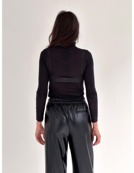 Ultra-light Turtleneck in viscose & Cashmere Blend