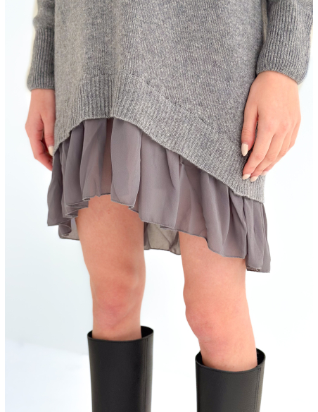 Knitted dress with ruffles