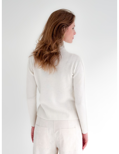 100% wool turtleneck sweater