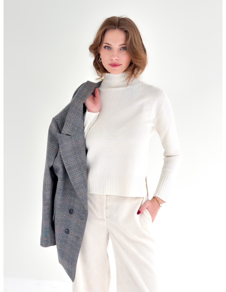 100% wool turtleneck sweater