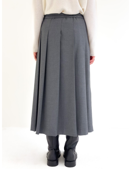 Pleated skirt with double length