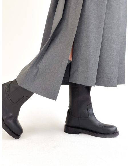 Pleated skirt with double length