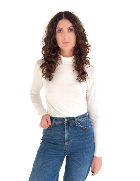 Lightweight viscose blend turtleneck