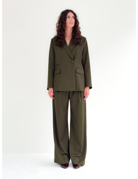 Giacca con abbottonatura asimmetrica