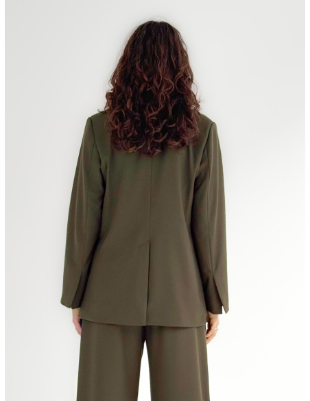 Giacca con abbottonatura asimmetrica