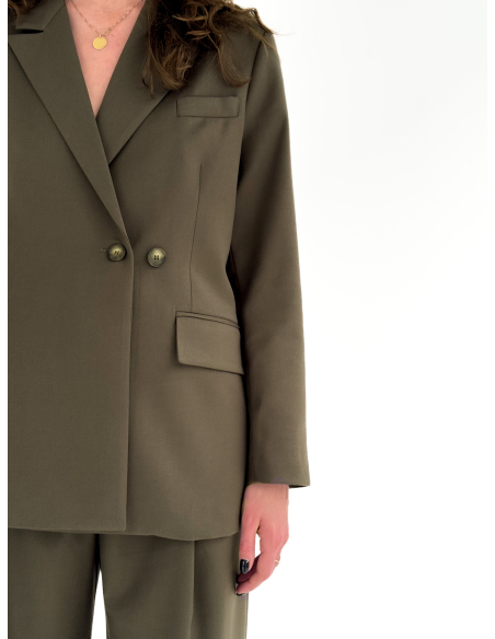 Giacca con abbottonatura asimmetrica