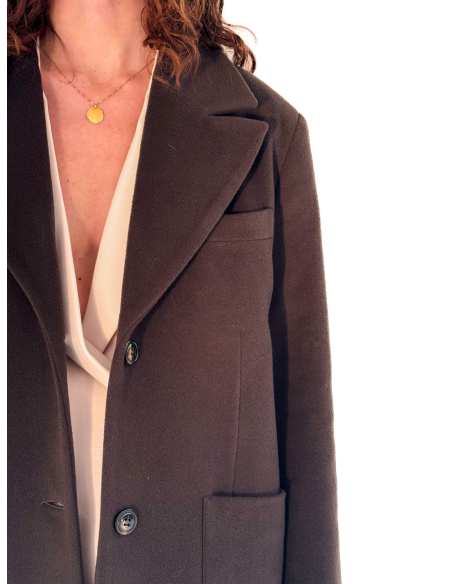 Single-breasted coat