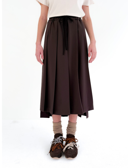 Pleated skirt with double length
