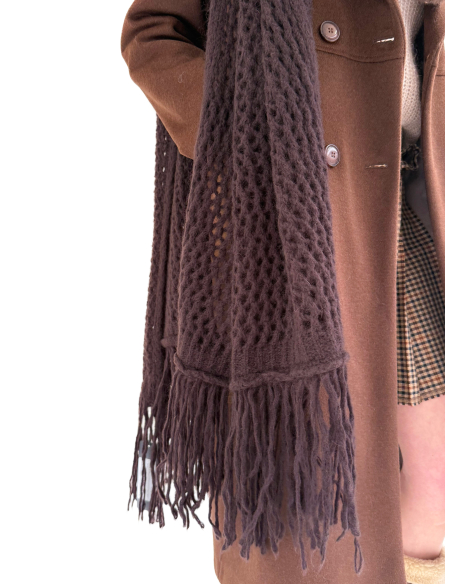 Scarf with fringes