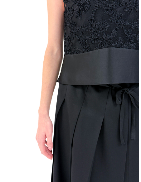 Pleated skirt with double length