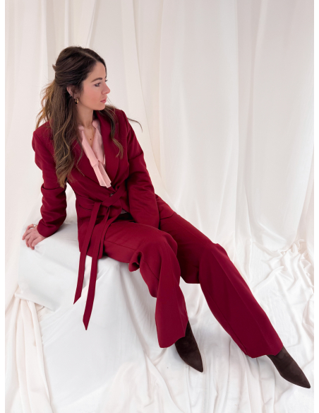 Single-breasted jacket with belt