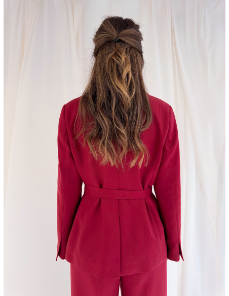 Single-breasted jacket with belt