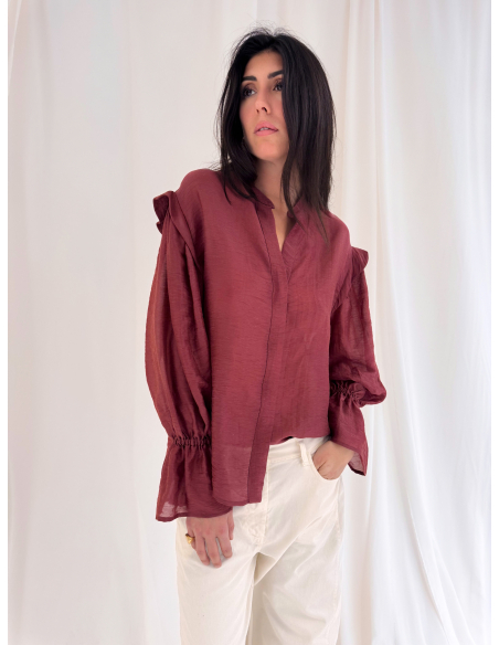 Blusa in viscosa di eucalipto con rouges su manica