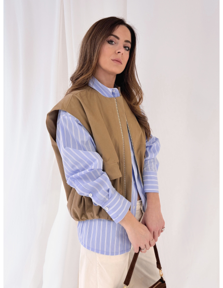 Sleeveless bomber jacket