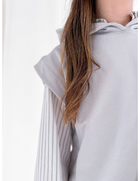 Felpa smanicata con cappuccio