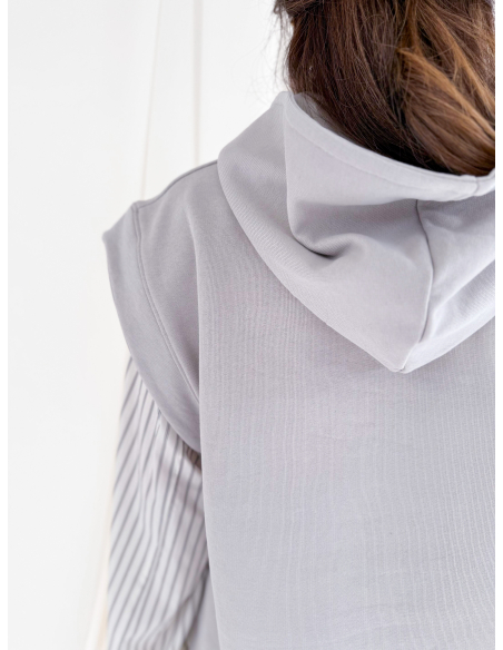 Felpa smanicata con cappuccio