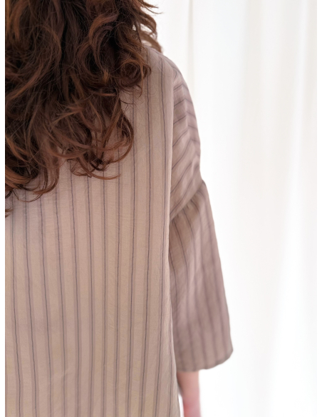 Camicia a righe con collo alla coreana