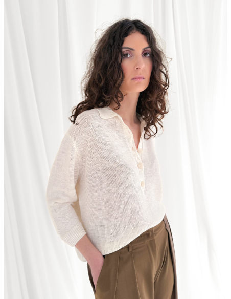 Polo in a linen and viscose blend