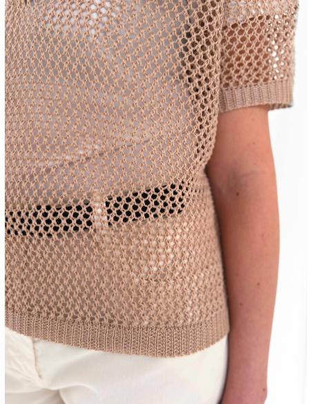 Half-sleeved perforated polo shirt