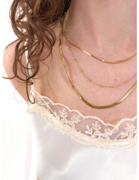 Top in viscosa con spalline sottili e pizzo