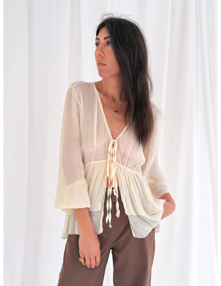 Blusa con volant