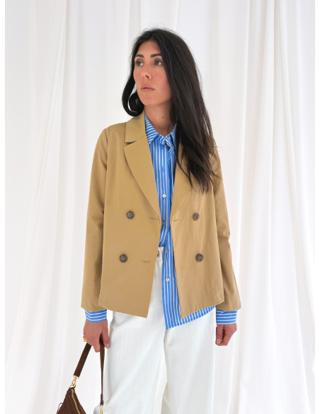 Camicia a righe con manica ampia