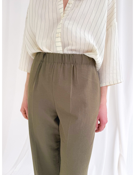 Pantalone morbido con pinces