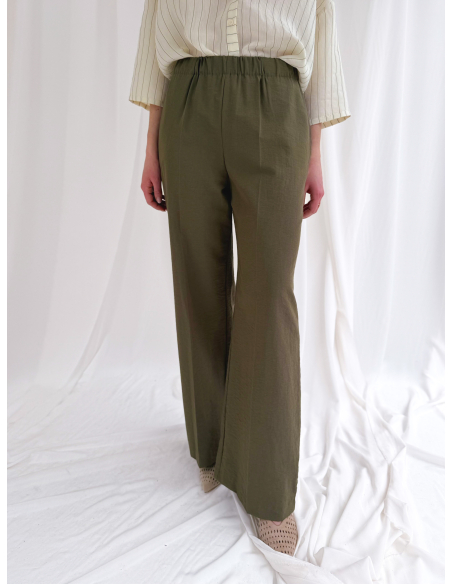 Pantalone morbido con pinces