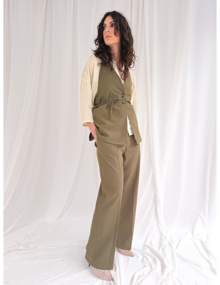 Soft trousers with pleats