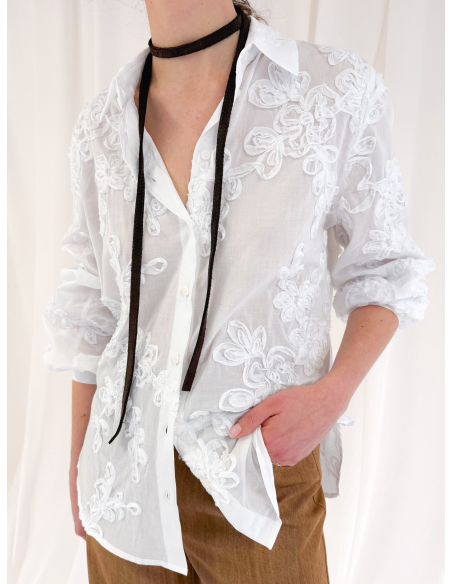 Camicia in mussola di cotone con applicazioni floreali