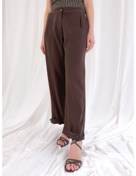 Pantalone con pinces e fondo regolabile