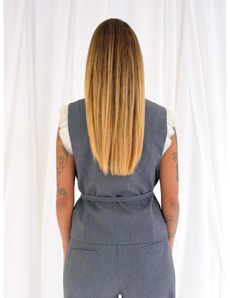 Vest with tulle application