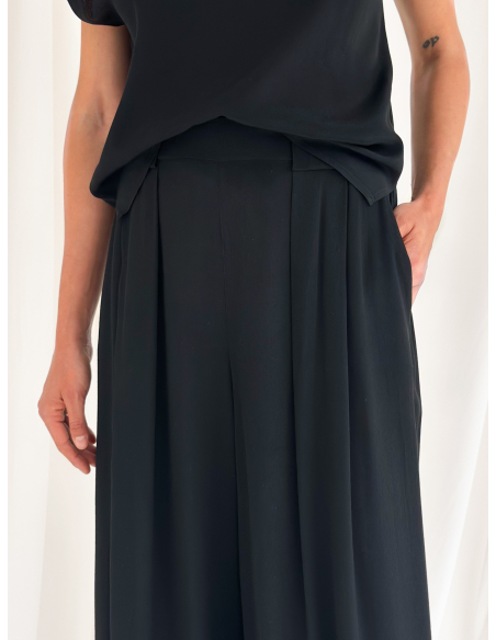 Flowing viscose trousers