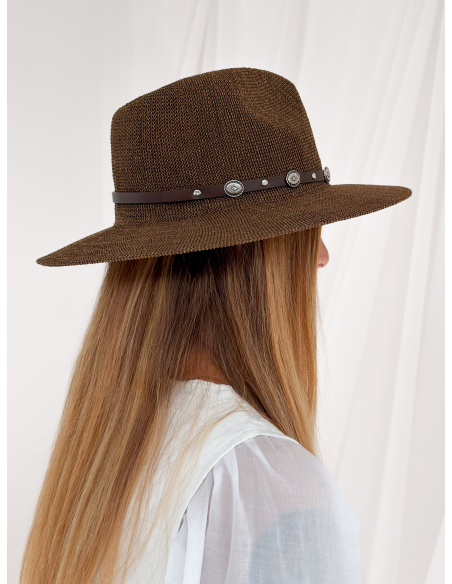 Western hat in raffia with shells