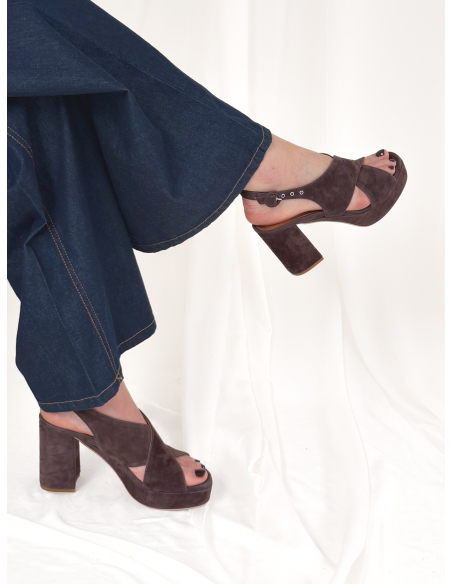 Sandalo incrociato in suede