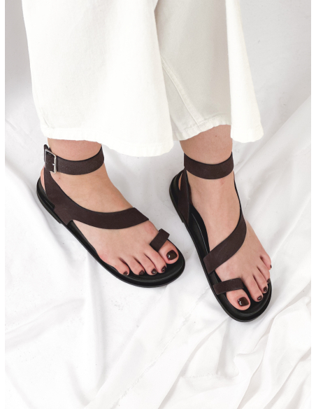 Flat suede sandal