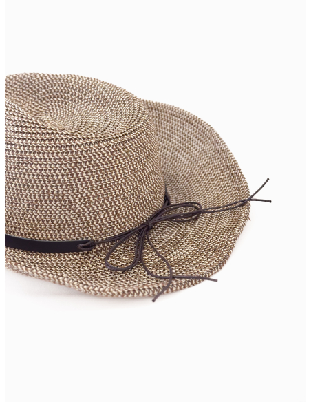 Natural straw hat with woven band