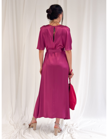 Flared dress with cut-out sleeve