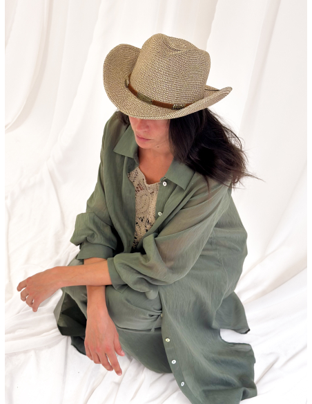 Natural straw hat with woven band