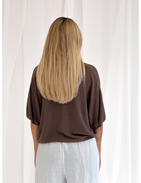 V-neck half-sleeve sweater