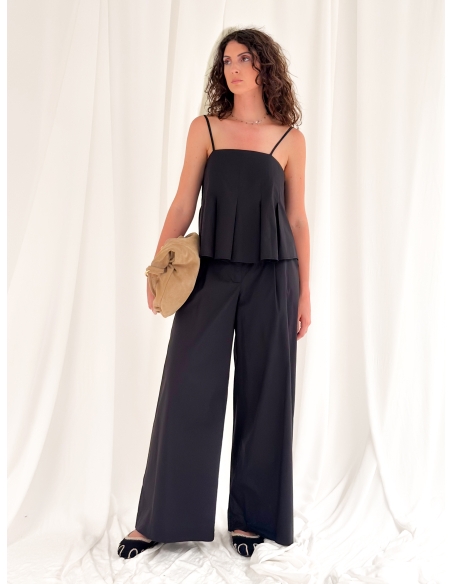 Crop tank top with folder