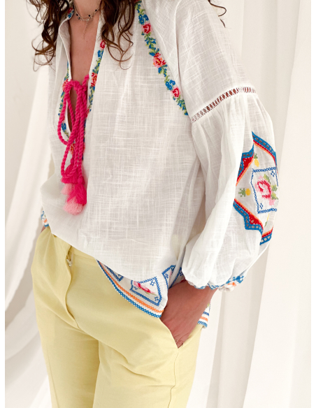 Blusa in cotone con ricami