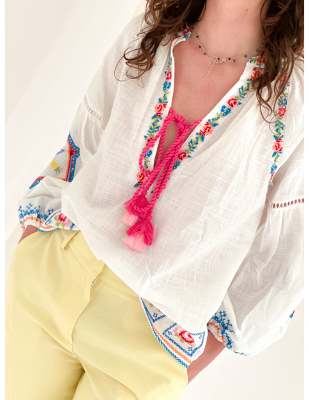 Cotton blouse with embroider