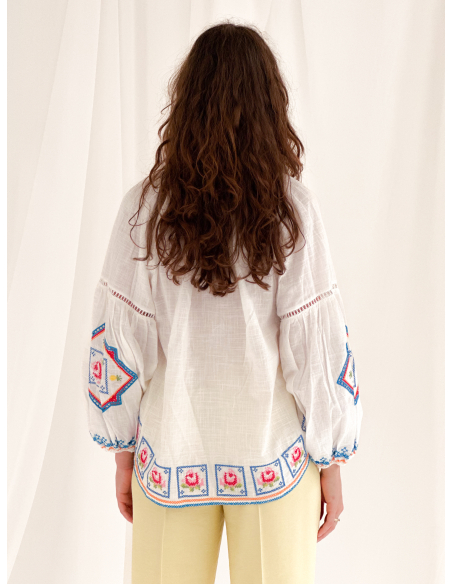 Blusa in cotone con ricami