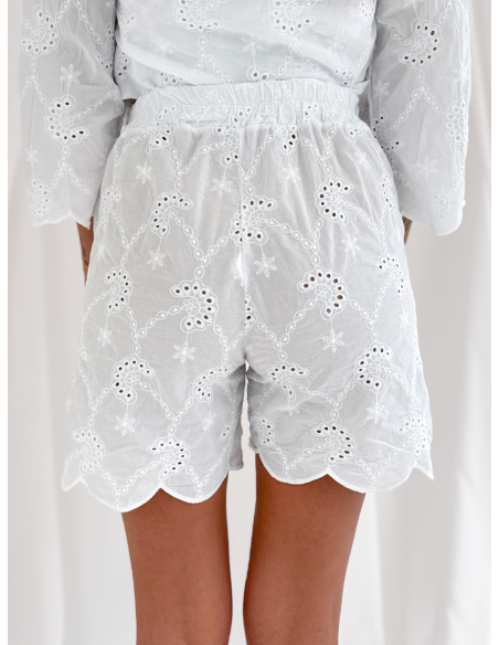 broderie anglaise short