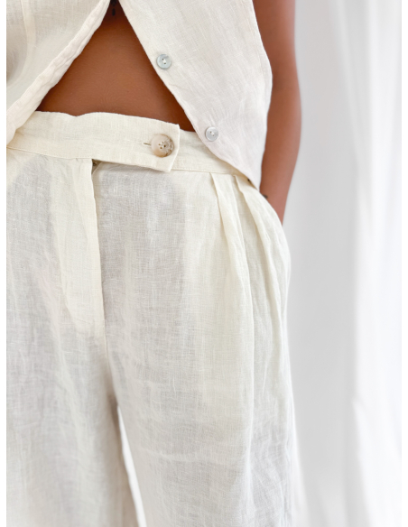 Linen trousers with pleats