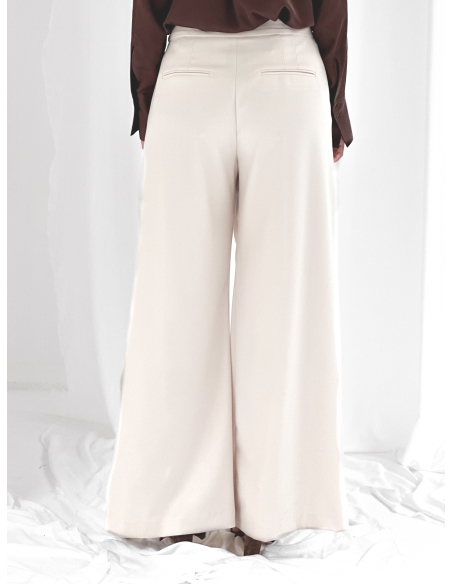 Pantalone sartoriale con pinces asimmetrica