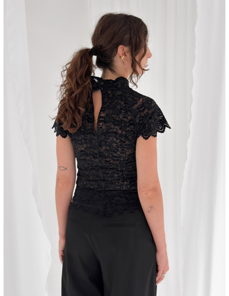 Top in Pizzo con Ricamo in Velluto mezza manica