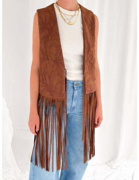 Gilet in suede ricamato con frange