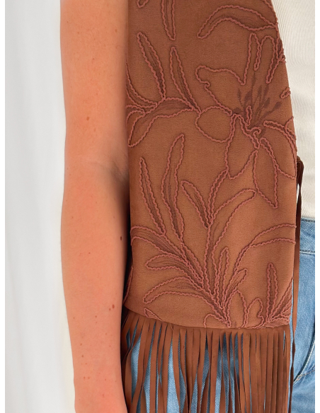 Gilet in suede ricamato con frange